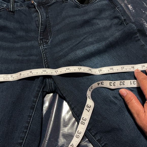 Women's Skinny Jeans in Dark Indigo Wash - Picture 6 of 8